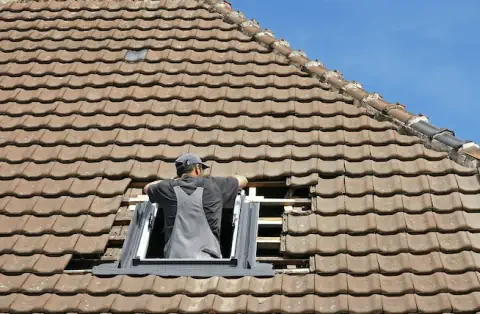 Pose de velux - Saint-Marcellin-en-Forez
